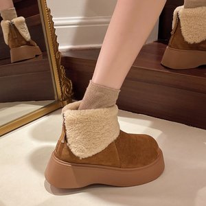 Botines de Invierno de Ante Vacuno (Cuero Mate) con Tacón Alto (6-8cm), Punta Redonda, Forro de Peluche Corto, Plataforma Plana de Goma - Product Image 4