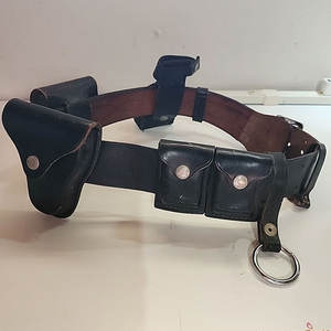 Cinturón táctico resistente de cuero de grano completo para hombres Cómodo y duradero Ideal para uso en exteriores Supervivencia y trajes Casuales - Product Image 1