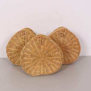 Hermosas cajas de regalo de ratán natural tejidas a mano, embalaje para regalos florales, caja de mimbre con tapa en forma de corazón más económica - Product Image 5