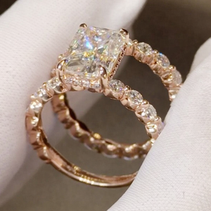 Ensemble de mariage Tishya Diamond 5.16 TCW avec bague de fiançailles en moissanite taille radiant et sertissage pavé, or jaune massif 14 carats, design tendance - Product Image 4