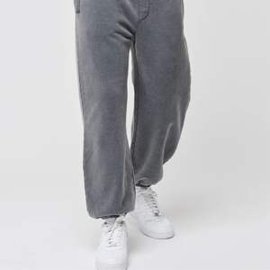 Joggers สําหรับผู้ชายแข็งแรง - น้ําหนักเบาและหลวมเหมาะสําหรับการวิ่งยิมหรือกิจกรรมกลางแจ้ง - Product Image 3