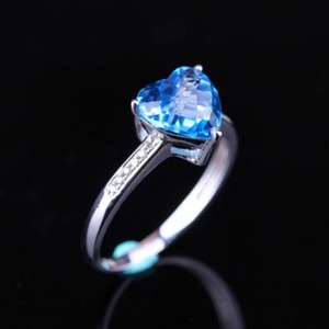 Anillo de Topacio Azul Corte Corazón, Plata 925, Engaste de Puntas, Anillo de Compromiso para Mujer, Estilo Romántico - Product Image 2