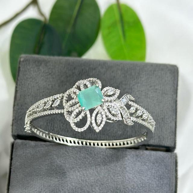 ทะเลสีเขียว