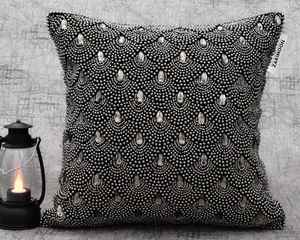 Housse de coussin en perles grises, cristaux de perles grises, perlées contemporaines de luxe faites à la main - Product Image 5
