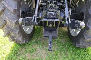 Tractor Multifuncional 4x4 IH Farmall 90C 2024 con Motor de 70HP y Bomba de Alta Productividad, Opciones de 8HP/180HP - Product Image 5