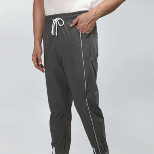 Pantalon cargo en coton Oxford classique décontracté pour homme, tissu respirant et léger, séchage rapide, poches pratiques pour les voyages en plein air - Product Image 4