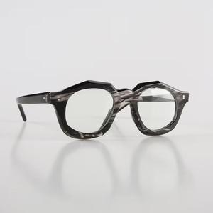 Monturas de Gafas de Lujo Hechas a Mano con Cuerno de Búfalo Natural, Duraderas, Diseño Tallado de Imitación Antigua, Cómodas, Artísticas y Coleccionables - Product Image 1