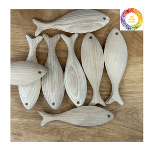 Figura de pez pintada a mano, juguete de madera, escultura de madera de pez para exhibición de habitación de niños o tema náutico, decoración costera para el hogar - Product Image 1