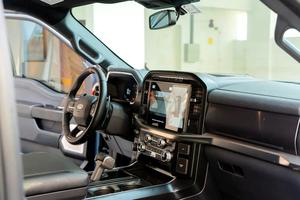 รถฟอร์ด เอฟ-ซีรีส์ แร็พเตอร์ ปี 2023 ใหม่/มือสอง เครื่องยนต์ 3.2L V6 กล้องมองหลัง 360 องศา รับน้ำหนักได้ 31-40 ตัน ระบบดีเซล/เบนซิน เกียร์อัตโนมัติ ขาย - Product Image 4