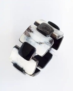 กำไลข้อมือแฟชั่นสไตล์ใหม่งานหัตถกรรมรูปสัตว์กำไลข้อมือโมราขัดเงาแบบยืดได้กว้างเป็นของขวัญแฟชั่นที่ดีที่สุด - Product Image 3