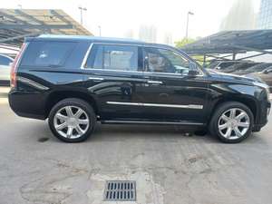 ENVÍO RÁPIDO PARA CADILLAC ESCALADE 2017 RHD-LHD, SUV Usado GCC con Control de Crucero Adaptativo, Asientos de Cuero, Tracción AWD - Product Image 4