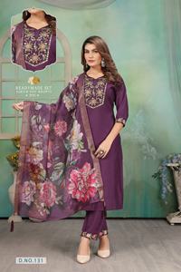 Ensemble de 3 kurtis fantaisie avec de belles broderies et des travaux manuels, parfait pour les festivals, les fêtes et les tenues traditionnelles élégantes - Product Image 2