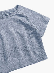 เสื้อยืดครอปสำหรับผู้หญิงเสื้อยืดคอกลมแขนสั้นเข้ารูปทรงพอดีตัวลำลองเสื้อครอประบายอากาศคุณภาพสูงสำหรับผู้หญิง - Product Image 3