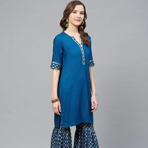 Kurta recto con estampado dorado de rayón con conjunto de Sharara a juego para mujer elegante traje étnico azul para fiesta y ropa festiva - Product Image 1