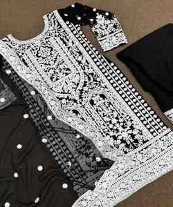 Juego de Crape/Creepe Salwar Dupatta con estampado de cuadros modernos y detalles de perlas - Product Image 4