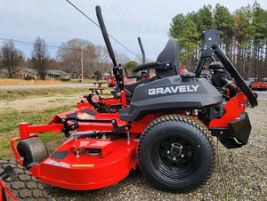 Tractor Cortacésped Gravely Pro-Turn 160 con Tracción en las 4 Ruedas y Transmisión por Engranajes, Color Rojo, Alta Productividad - Product Image 4