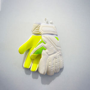 Gants professionnels avec latex haute adhérence pour l'entraînement et les matchs, gants de gardien de but de football avec un soutien confortable du poignet - Product Image 6