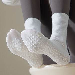 Calcetines antideslizantes bordados con logotipo personalizado para Pilates, Yoga, Barre, entrenamiento, algodón, agarre de tripulación, calcetines de Yoga para Pilates para mujer - Product Image 5