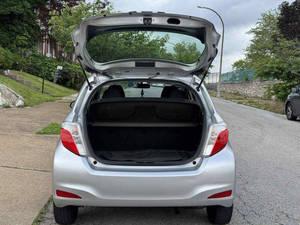 Voiture d'occasion de qualité et abordable, Toyota Yaris 3 portes 2014, conduite à gauche - Product Image 6