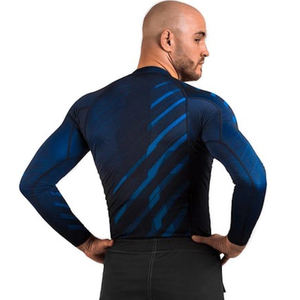 OEM Service Vêtements de fitness pour hommes Rash Guard Manches courtes Logo sur mesure Hommes Vente en ligne Rash Guard Dry Unisex Rash Guards - Product Image 3