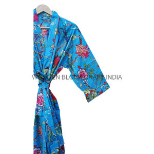 Kimono en coton pour un week-end Kimono à encolure en V avec un design simple et un imprimé floral pour une tenue décontractée. - Product Image 3