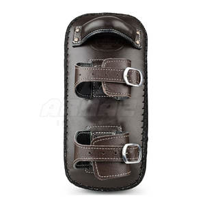 Coussinets d'entraînement de coups de pied de boxe personnalisés en cuir véritable robuste poinçon MMA pour la pratique de la boxe - Product Image 4