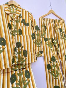 Ensemble de pyjama décontracté en coton à imprimé floral, coupe ajustée, respirant, vêtements de nuit indiens, vêtements de détente d'été, cadeau pour elle, demoiselle d'honneur - Product Image 3