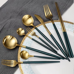 ชุดช้อนส้อมด้ามจับเรียวบางสีเขียวทันสมัย ทำจากสแตนเลสอย่างดี เหมาะสำหรับงานเลี้ยงและตกแต่งบ้านสไตล์โมเดิร์น ขายส่งจากอินเดีย - Product Image 5