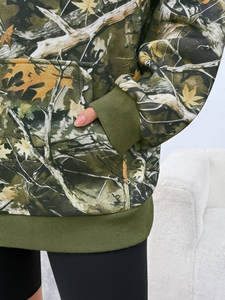 เสื้อฮู้ดดี้ผู้หญิงสำหรับฤดูหนาว แบบซับลิเมชั่น สั่งทำได้ คุณภาพสูง ผ้าเทอร์รี่ สีติดทนนาน สวมใส่สบาย - Product Image 6