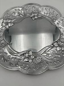 Bandeja de Servir Floral Grabada con Acabado Plateado Premium, Ideal para Servir en Eventos Festivos y Decoración de Mesa, Uso Doméstico, de la India - Product Image 4