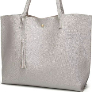 Sac à main souple en similicuir avec breloque à pompon Sac à bandoulière parfait pour femme avec beaucoup d'espace à l'intérieur Fabriqué à Sialkot Pakistan - Product Image 1