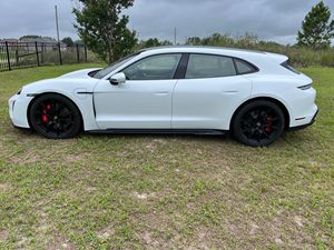 2023 Proc-she Tay-cam G.T.S Sport Turismo Wagon con Techo Solar, Faros Delanteros, Cámara Trasera 360, Asientos Eléctricos, Motor Turbo - Product Image 3