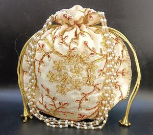 Bolsos o Bolsitas de Mano de Diseño Artesanal para Mujer, Estilo Rajasthani Batwa, Diseño Ajustable y Flexible para Bodas y Fiestas, Regalos - Product Image 6