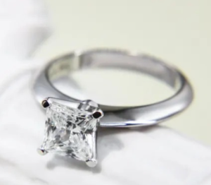 Bague en moissanite taille princesse, argent sterling 925, cadeau pour elle - Product Image 2