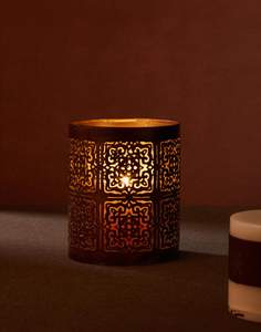 Bougeoir élégant en métal pour la décoration intérieure Bougeoir élégant et fonctionnel pour l'éclairage ambiant et l'atmosphère confortable - Product Image 2