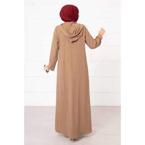 Abaya con Capucha y Cremallera Color Camel con Cierre Resistente - Product Image 3