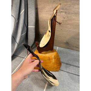 Serveur à salade en corne Nouveau design Articles de table faits à la main Accessoires de cuisine personnalisés Nouveau Cuillère à salade Fourchette Ensemble Ustensile - Product Image 5