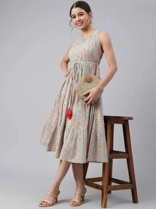 Robe de mariée indienne faite à la main en coton doux naturel tissé Mini Floral imprimé fête d'été pour les femmes écologique - Product Image 5