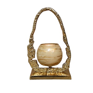 Bougeoir Votives en verre Design tendance Support en T en métal de taille personnalisée pour la décoration de mariage Bougeoirs faits à la main - Product Image 1