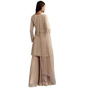 Moti y Cutdana Kurta Dupatta de color beige claro con Moti Butti Sharara para recepción festiva de fiesta de boda y evento cultural personalizado - Product Image 3