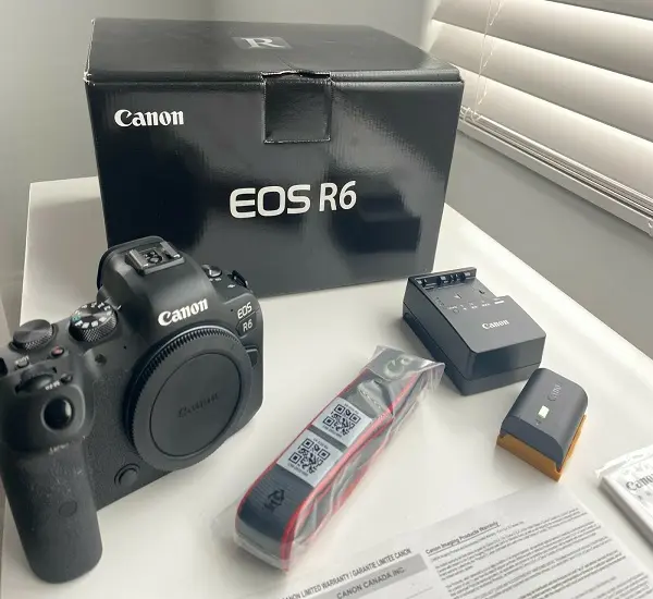 कैनन EOS R6 मिररलेस डिजिटल कैमरा