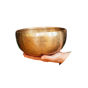 Bol chantant de forme ronde de dernière conception Bol chantant de méditation martelé en laiton de qualité exclusive avec percuteur en bois - Product Image 5