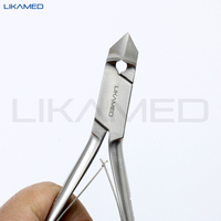 Coupe-ongles LIKAMED en acier inoxydable à lame courbée avec une large ouverture de mâchoire et une poignée verrouillable pour les ongles forts
