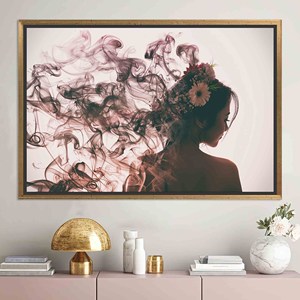 Art abstrait de femme en verre : Décoration murale moderne sur toile imprimée effet fumé, Toile encadrée or - Product Image 1