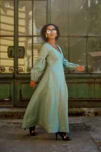 Vestido Maxi de Lino Verde con Mangas Abullonadas, Estilo Kaftan, Vestido de Lino Boho, Ropa de Moda Sostenible y de Producción Lenta, Talla Grande para Mujer - Product Image 6