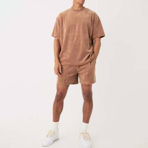 Vêtements décontractés pour hommes, vêtements de plage, ensembles jumeaux, t-shirts ronds vintage pour hommes et shorts, ensembles deux pièces pour hommes - Product Image 1
