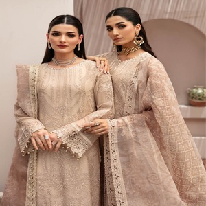 Vestidos paquistaníes bordados de gasa para mujer en trajes de gasa de 3 piezas Diseñadores paquistaníes por Ramsha Volume KASHISH Party Wear - Product Image 1