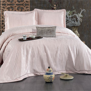 Juego de Cubrecama Guzide Classic de 4 Piezas, Tejido de Chenilla 100% con Rayas Teñidas, Color Salmón, Antiácaros, Antidesgarros, Lavable, Tamaño King - Product Image 1