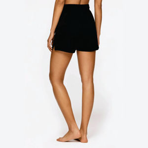 95% Modal 5% Pantalones cortos negros elastano Cintura alta Ajuste regular Estilo Atlético sexy Material suave ligeramente cepillado Bolsillo con logotipo - Product Image 2