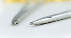 Ensemble d'instruments chirurgicaux en acier inoxydable de qualité supérieure Porte-aiguille Ciseaux à scalpel Pinces pour procédures dentaires médicales - Product Image 5